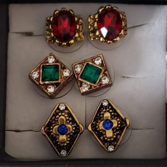 NWOT ANTIQUE STYLE KIKICHIC SPARKLY CRYSTAL STUD EARRINGS SET - Picture 2 of 7